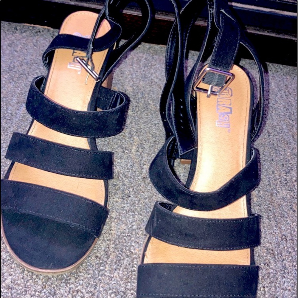 Brash heels —size 8 —wore twice: once to a concert and in a advertisement video.